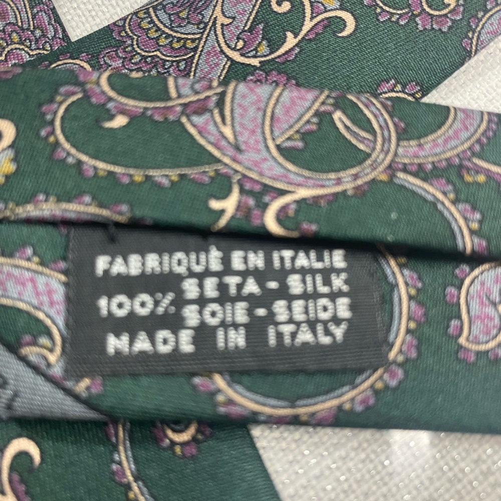 Authentic Chanel Men’s Necktie in Prestigious Condition 🫶🏻🤩🛍️ - Picture 2 of 8